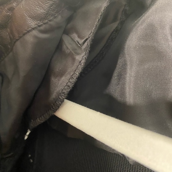 Peter Nygard women’s Faux leather black jacket w/floral design zip up - Picture 9 of 9